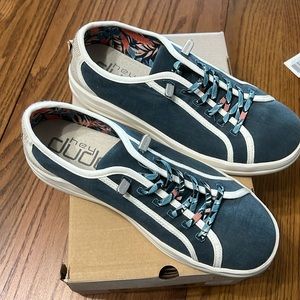 Hey Dude Shoes Size:9 EUC